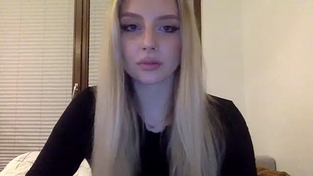 Snapshot of MayaWetDream chatting on 05-14-26, 08:17 MayaWetDream online show from 05-14-26, 08:17