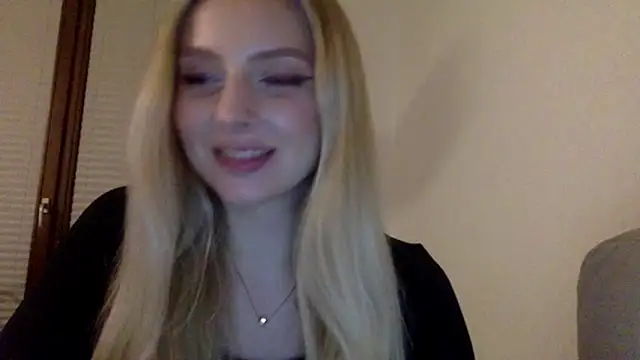 Snapshot of MayaWetDream chatting on 04-29-26, 08:26 MayaWetDream online show from 04-29-26, 08:26