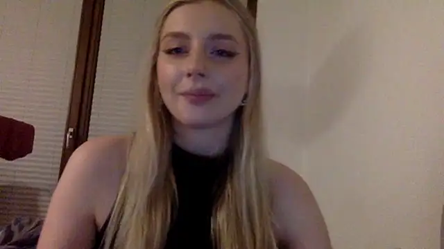 Snapshot of MayaWetDream chatting on 04-30-26, 08:27 MayaWetDream online show from 04-30-26, 08:27