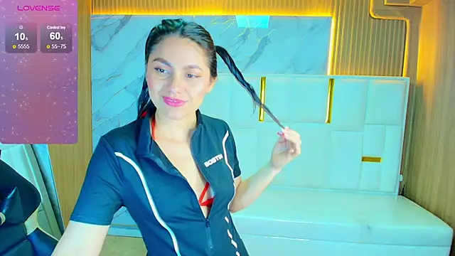 Snapshot of rox_luxury_tf chatting on 05-14-26, 01:19 rox luxury tf online show from 05-14-26, 01:19