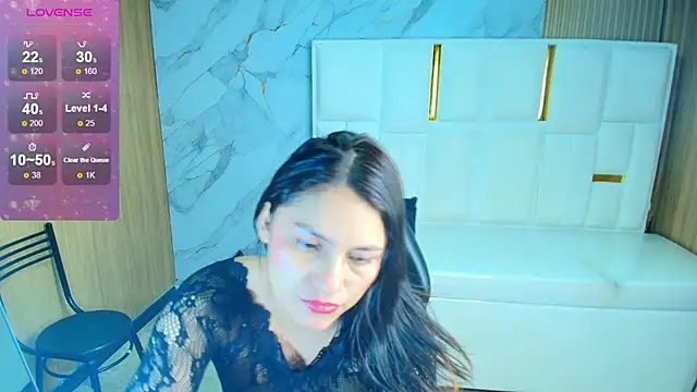 Snapshot of rox_luxury_tf chatting on 04-22-26, 01:29 rox luxury tf online show from 04-22-26, 01:29