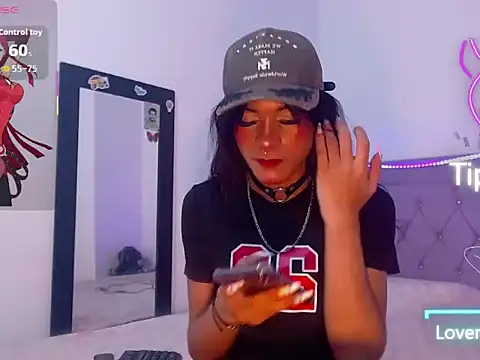 moonlyvelvet online show from 02-21-26, 06:04