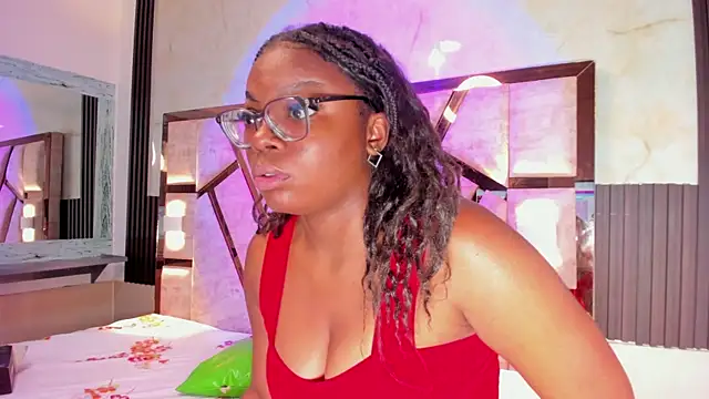 Snapshot of salem_rosee chatting on 04-24-26, 01:40 salem rosee online show from 04-24-26, 01:40