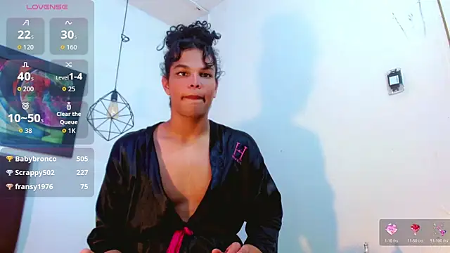 Snapshot of Zonce_shimer chatting on 02-28-26, 05:29 Zonce shimer online show from 02-28-26, 05:29