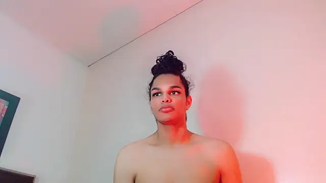 Snapshot of Zonce_shimer chatting on 02-18-26, 03:48 Zonce shimer online show from 02-18-26, 03:48