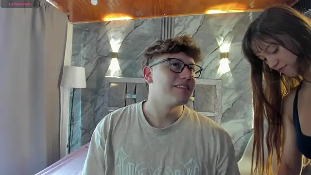 Snapshot of Manson_and_Zoe chatting on 07-24-26, 11:28 Manson and Zoe online show from 07-24-26, 11:28