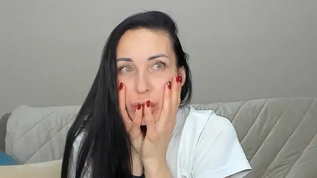 Snapshot of Poorlamb911 chatting on 02-12-26, 08:19 Poorlamb911 online show from 02-12-26, 08:19