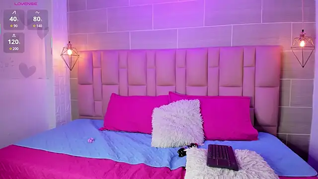 Naomi-Thompson online show from 02-20-26, 08:22