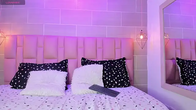 Naomi-Thompson online show from 02-21-26, 07:27