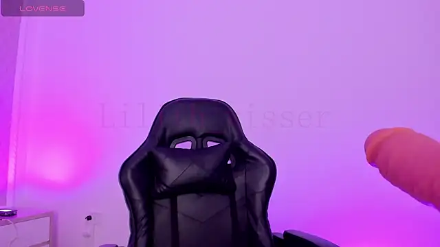 lilith visser online show from 04-13-26, 08:46