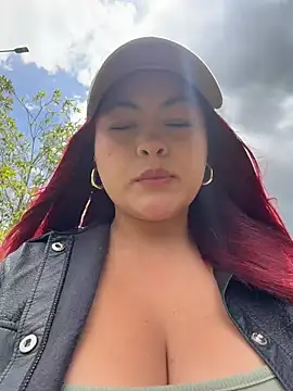 Snapshot of Lia-Moon77 chatting on 07-30-26, 05:12 Lia-Moon77 online show from 07-30-26, 05:12