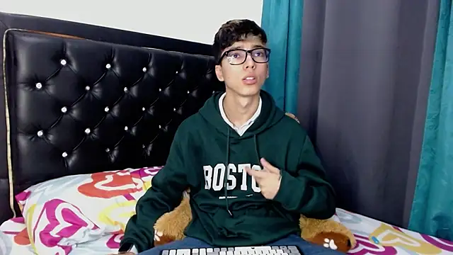 Snapshot of gabriel_x18 chatting on 02-17-26, 05:27 gabriel x18 online show from 02-17-26, 05:27