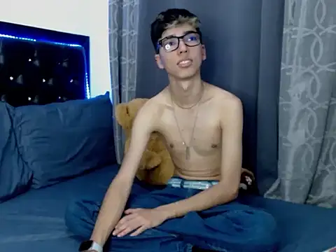 Snapshot of gabriel_x18 chatting on 02-06-26, 04:52 gabriel x18 online show from 02-06-26, 04:52