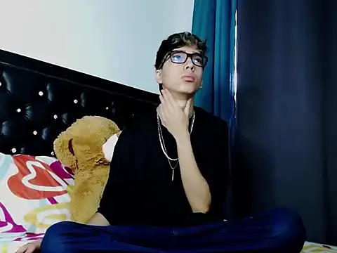 Snapshot of gabriel_x18 chatting on 02-09-26, 12:36 gabriel x18 online show from 02-09-26, 12:36