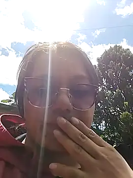 Snapshot of Jenni002_- chatting on 02-25-26, 04:18 Jenni002 - online show from 02-25-26, 04:18