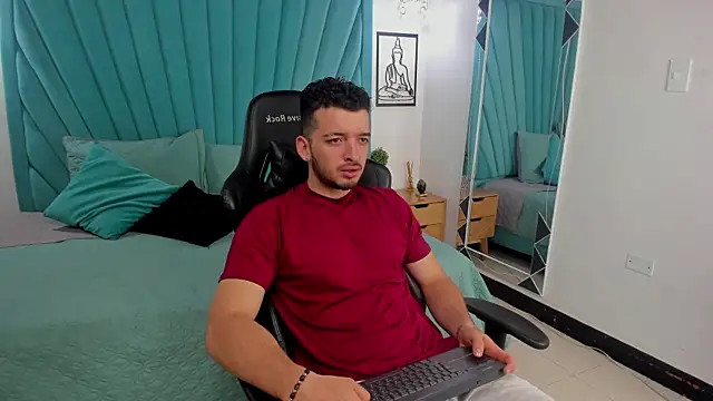 Snapshot of Logan_Wolf-js chatting on 03-20-26, 12:17 Logan Wolf-js online show from 03-20-26, 12:17