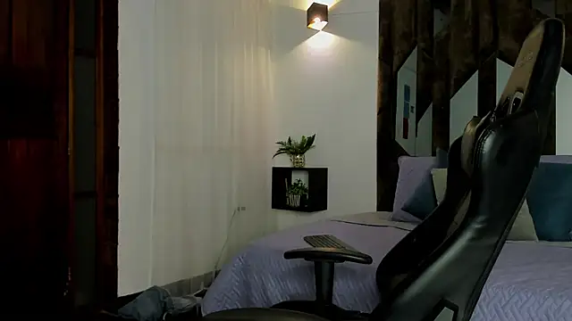 Snapshot of Logan_Wolf-js chatting on 04-05-26, 01:56 Logan Wolf-js online show from 04-05-26, 01:56