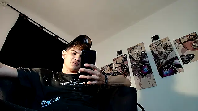 Jesshot bigcock20cm online show from 04-21-26, 02:14