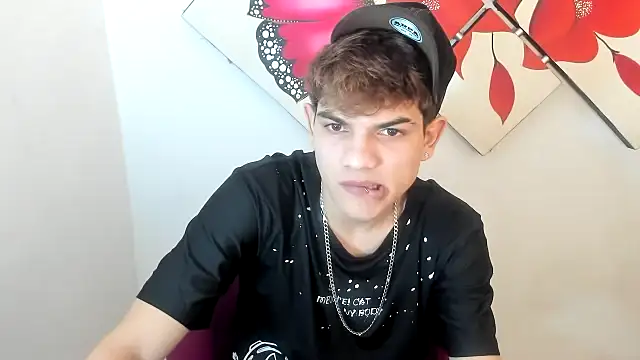 Snapshot of Jesshot_bigcock20cm chatting on 03-12-26, 04:07 Jesshot bigcock20cm online show from 03-12-26, 04:07