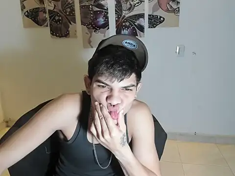 Snapshot of Jesshot_bigcock20cm chatting on 02-15-26, 04:46 Jesshot bigcock20cm online show from 02-15-26, 04:46