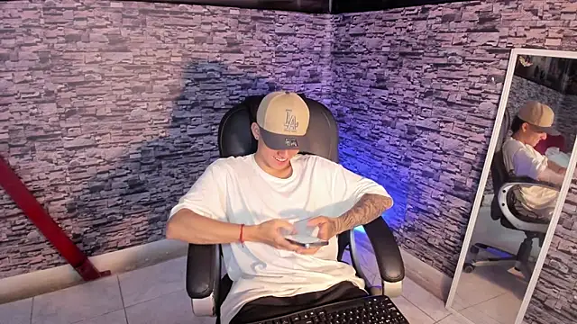 Wesleey-Boy online show from 03-03-26, 07:54