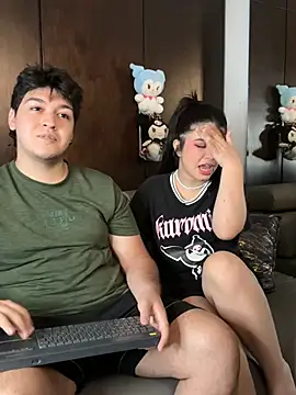 EmilyAndAndrew online show from 04-12-26, 04:16