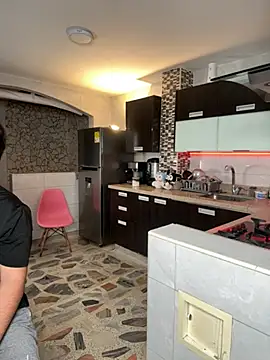 EmilyAndAndrew online show from 04-04-26, 03:35