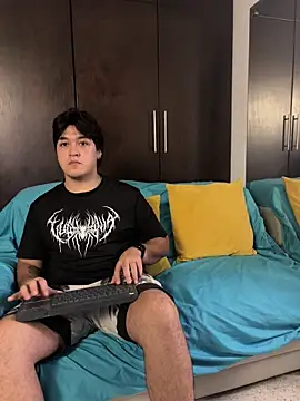 EmilyAndAndrew online show from 02-18-26, 03:37