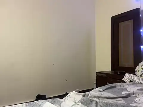 Hersheykaur online show from 04-16-26, 09:39