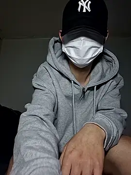 minnsuu0402 online show from 04-13-26, 09:35