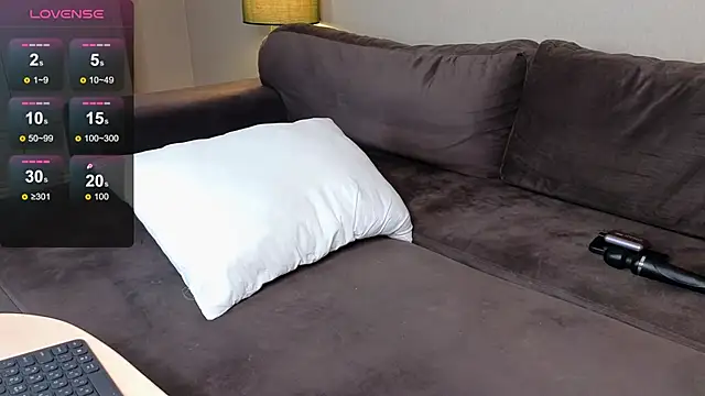 Snapshot of bright___rays____ chatting on 02-26-26, 12:10 bright rays online show from 02-26-26, 12:10