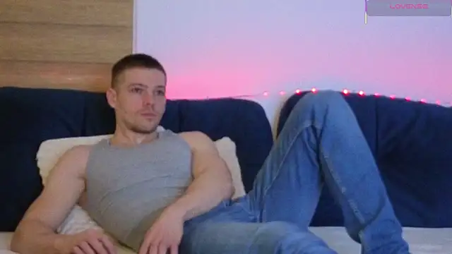 Snapshot of JulianTurner chatting on 02-14-26, 09:42 JulianTurner online show from 02-14-26, 09:42