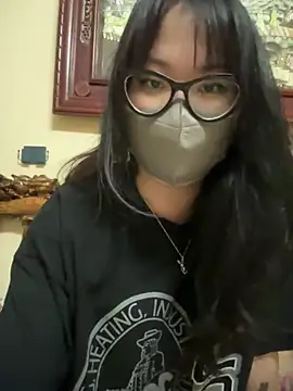 Snapshot of HaleyKin chatting on 04-29-26, 04:11 HaleyKin online show from 04-29-26, 04:11