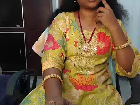 Snapshot of VixenNandhu chatting on 04-26-26, 12:35 VixenNandhu online show from 04-26-26, 12:35