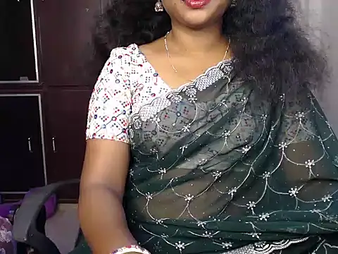 Snapshot of VixenNandhu chatting on 07-23-26, 04:36 VixenNandhu online show from 07-23-26, 04:36