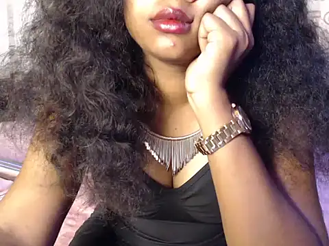 Snapshot of VixenNandhu chatting on 06-24-26, 10:29 VixenNandhu online show from 06-24-26, 10:29