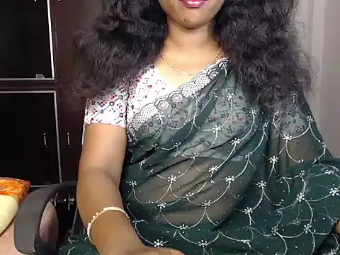 Snapshot of VixenNandhu chatting on 07-22-26, 04:03 VixenNandhu online show from 07-22-26, 04:03