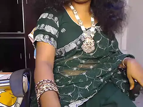 Snapshot of VixenNandhu chatting on 02-28-26, 04:17 VixenNandhu online show from 02-28-26, 04:17