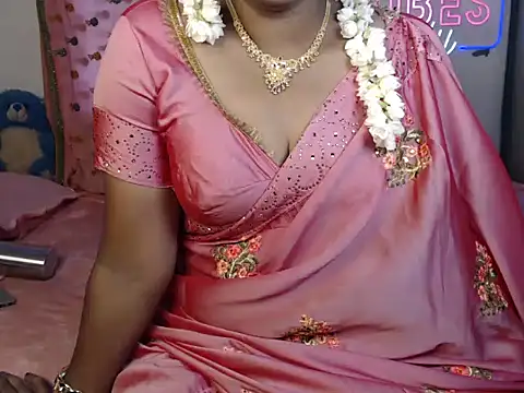 Snapshot of VixenNandhu chatting on 06-26-26, 08:31 VixenNandhu online show from 06-26-26, 08:31