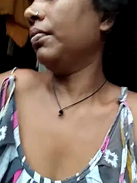 Snapshot of Sweet-runi chatting on 07-26-26, 02:40 Sweet-runi online show from 07-26-26, 02:40
