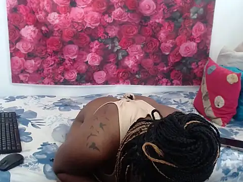 Queenteex6992 online show from 02-07-26, 07:16