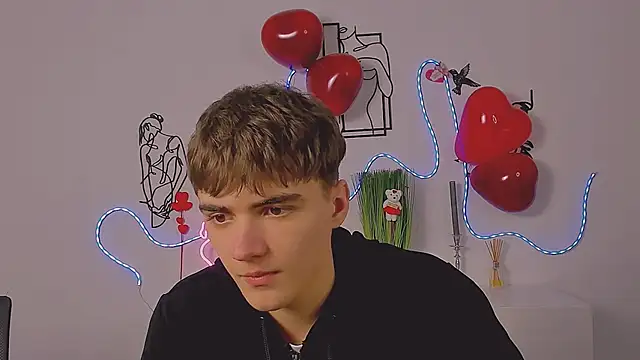 Snapshot of emil_lucky chatting on 02-09-26, 03:54 emil lucky online show from 02-09-26, 03:54