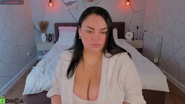 adele crown online show from 02-10-26, 01:48