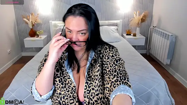 adele crown online show from 02-19-26, 01:24