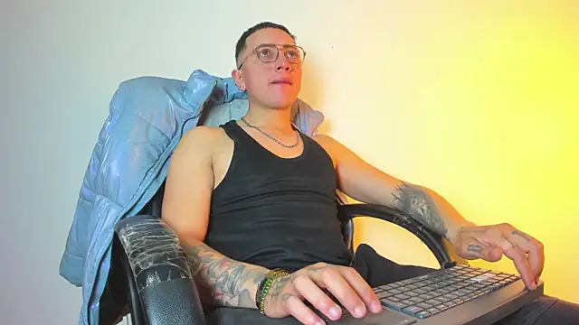 Emmanuel Lust online show from 02-05-26, 12:23