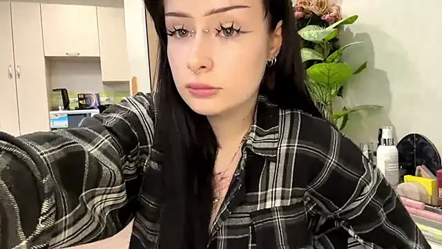 Snapshot of annicefeel chatting on 02-23-26, 02:06 annicefeel online show from 02-23-26, 02:06