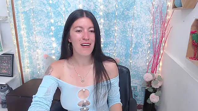 HannaOwen  online show from 03-04-26, 02:03