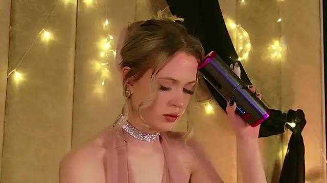 Beckie White online show from 03-11-26, 08:47