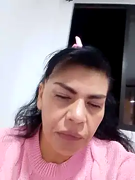 Snapshot of jennifer_0717 chatting on 05-17-26, 12:21 jennifer 0717 online show from 05-17-26, 12:21