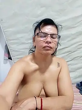 Snapshot of jennifer_0717 chatting on 05-02-26, 05:12 jennifer 0717 online show from 05-02-26, 05:12